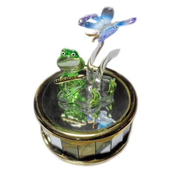 Enchanted Green Frog Musical Figurine - Click Image to Close